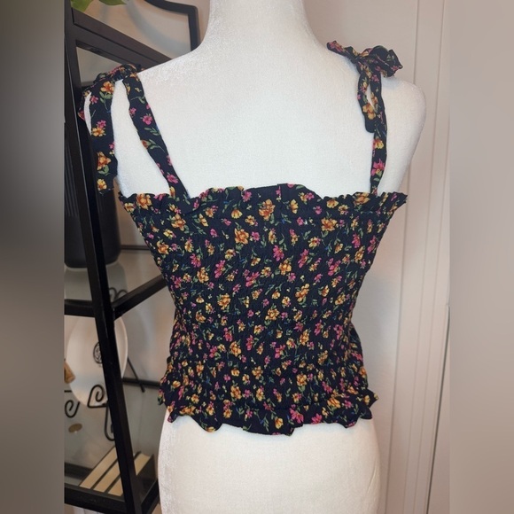 NWT LOST + WANDER PARTY TIL' DAWN SMOCKED FLORAL PRINT TIE STRAP CROP TOP SIZE M - Picture 7 of 10